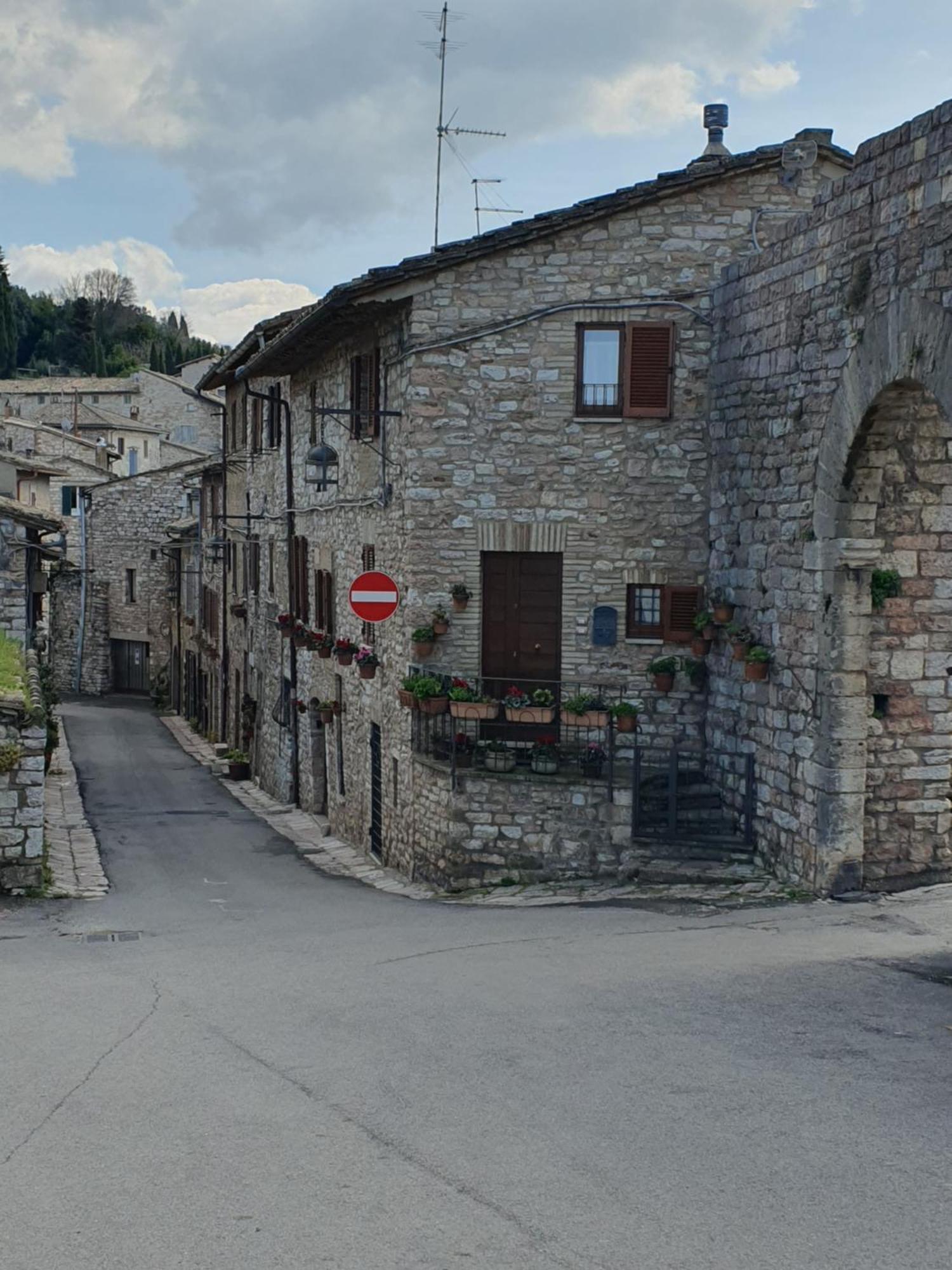 Ferienwohnung La Perla Di Tamara-Assisi Blu Exterior foto